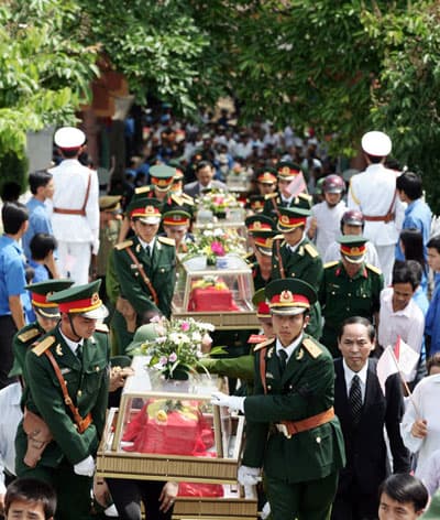 Đón nhận, an táng 29 hài cốt liệt sĩ