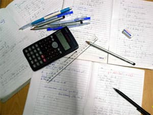 Gần 1.200 sinh viên bỏ học vì kinh tế khó khăn