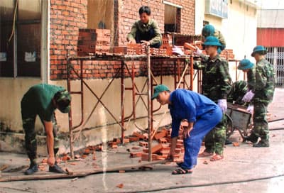 Gần 2,6 triệu ngày công xây dựng, củng cố doanh trại, trận địa