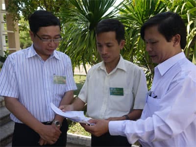 Cuộc so tài của chính trị viên