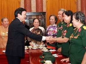 Chủ tịch nước Trương Tấn Sang gặp các chiến sĩ tinh nhuệ ba miền Bắc- Trung-Nam