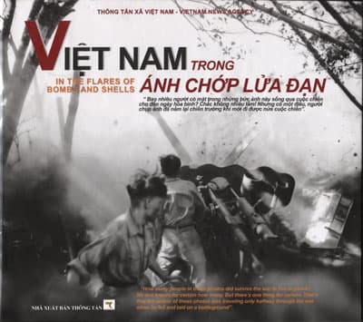 “Việt Nam trong ánh chớp lửa đạn”
