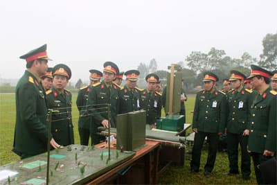 Xây điển hình làm theo Bác