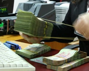 Nhiều ngân hàng chưa giảm lãi suất khoản vay cũ