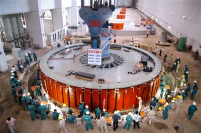 Lắp đặt thành công rotor tổ máy cuối cùng Nhà máy thủy điện Sơn La