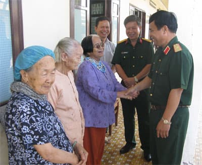 Chung tay xây dựng mái ấm tri ân