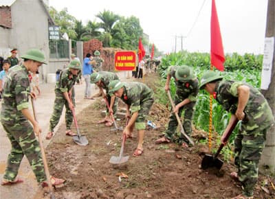 Nghĩa tình của những chiến sĩ Thủ đô