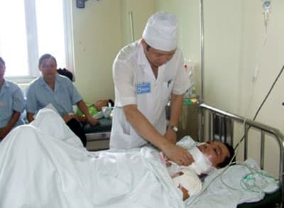 Thực hiện thành công ca phẫu thuật thẩm mỹ nối mạch máu vi phẫu đầu xa của vạt da