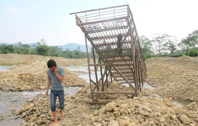 Cấp phép khai thác khoáng sản theo… nguyện vọng của dân!