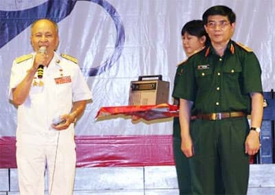 Chiếc ra-đi-ô “đặc biệt” ở Đoàn tàu không số