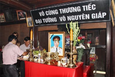Quê hương Lệ Thủy hướng về Đại tướng