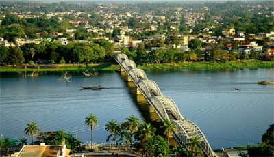 Phát huy truyền thống, quyết tâm xây dựng quê hương Đại tướng Nguyễn Chí Thanh ngày càng giàu mạnh