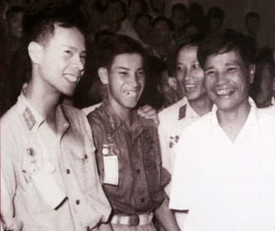 Người thầy, người chính ủy mẫu mực