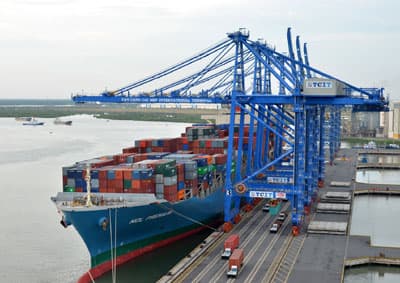 Ký kết hợp đồng cho thuê khai thác Cảng Container Quốc tế Cái Mép