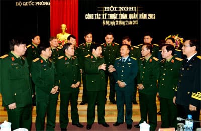 Tập trung mọi nỗ lực hoàn thành tốt nhiệm vụ quân sự-quốc phòng năm 2014