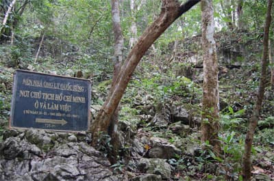 “Hai tay xây dựng một sơn hà”