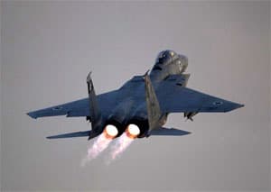 Israel thừa nhận không kích Syria