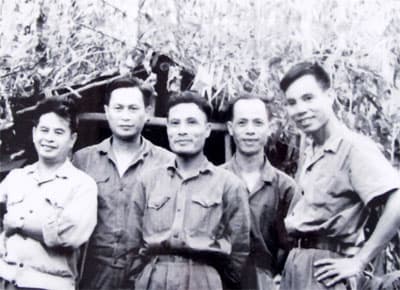 “Mở đường’’ dưới lòng sông Thạch Hãn
