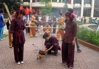 “Thổi lửa” phong trào