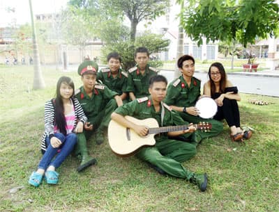 Đồng cảm để được bộ đội giãi bày