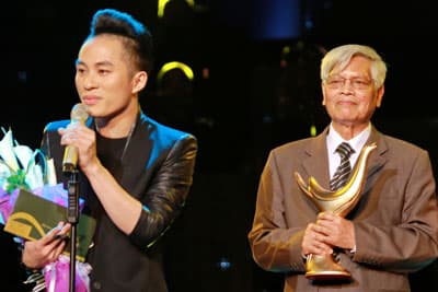 “Phiêu” cùng… Chiếc khăn Piêu!