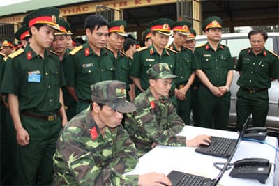 Giải pháp để xây dựng con người mới trong LLVT Quân khu 3
