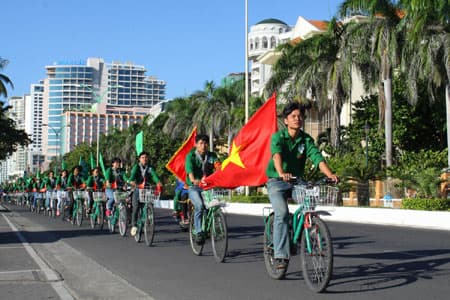 Đoàn Hành trình Xanh “Vì biển, đảo quê hương” rời Nha Trang đi Phú Yên