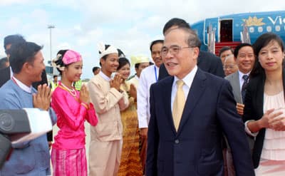 Chủ tịch Quốc hội Nguyễn Sinh Hùng bắt đầu thăm chính thức Mi-an-ma
