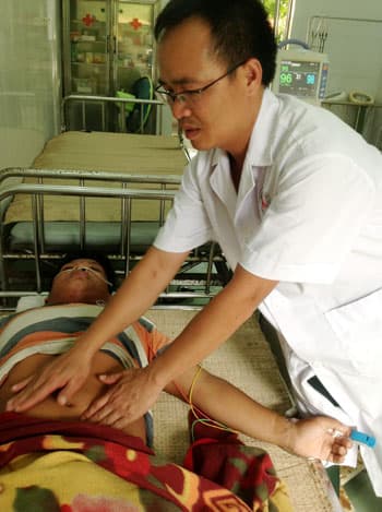Cứu một ngư dân qua cơn nguy kịch do lặn biển