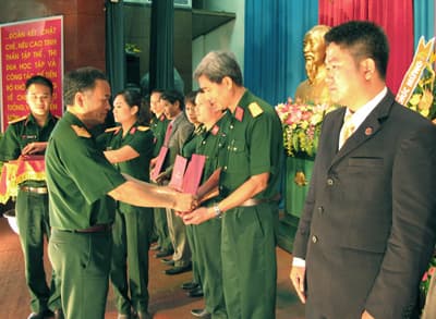 Cấp bằng tiến sĩ y học cho 30 nghiên cứu sinh