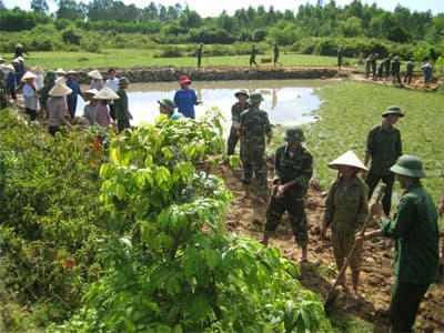 Mỗi cán bộ, chiến sĩ là một người dân