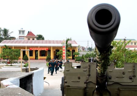 Pháo Thành Tô giữ Thành phố Cảng