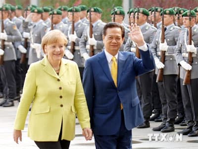 Thủ tướng Nguyễn Tấn Dũng hội đàm với Thủ tướng CHLB Đức Angela Merkel