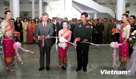 Kỷ niệm 65 năm truyền thống quân tình nguyện Việt Nam tại Lào