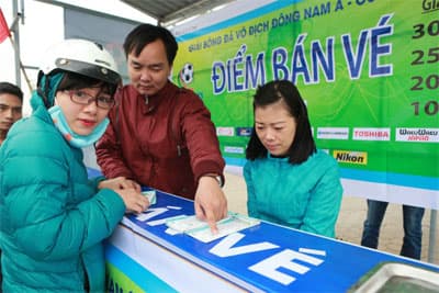 Dân ít mua, “phe vé” hào hứng