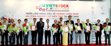 Vinh danh trang trại bò sữa xuất sắc nhất Việt Nam năm 2014