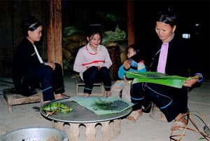 Độc đáo phong tục ăn tết sớm của người Dao quần chẹt ở Tuyên Quang