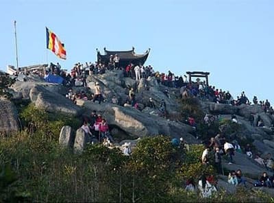 Phong phú hoạt động tại lễ khai hội Yên Tử