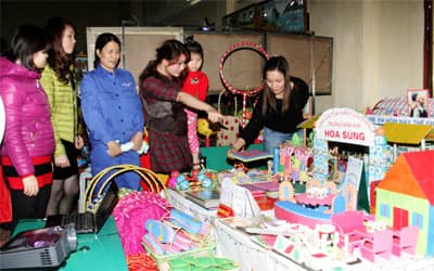 "Thế giới tuổi thơ" từ những sản phẩm khéo tay