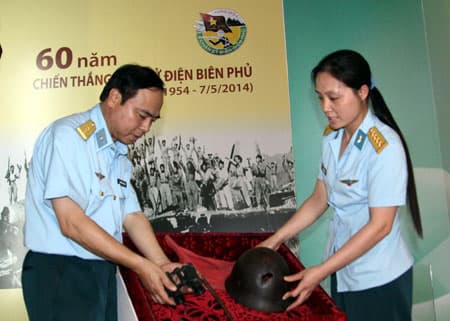"Bộ đội pháo cao xạ Điện Biên quyết chiến quyết thắng"