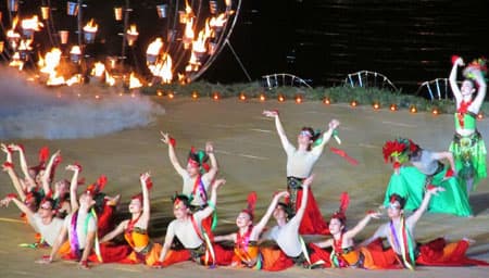 Cố đô lưu luyến đêm giã bạn