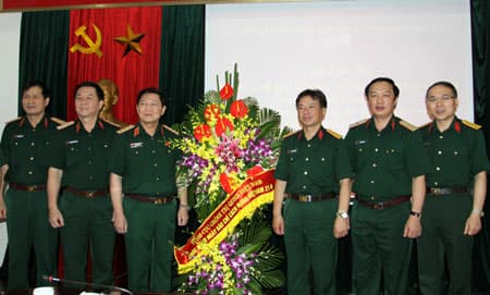 Thượng tướng Ngô Xuân Lịch thăm Báo Quân đội nhân dân