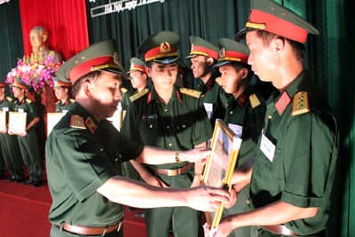 Binh chủng Thông tin liên lạc: 100% cán bộ huấn luyện đạt khá, giỏi