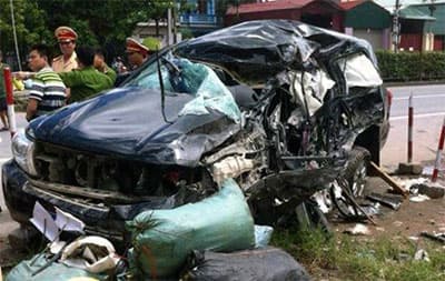 Khởi tố lái xe khách gây tai nạn nghiêm trọng trên QL5