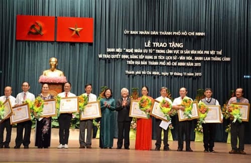 TP Hồ Chí Minh vinh danh 16 Nghệ nhân ưu tú lĩnh vực di sản văn hóa phi vật thể