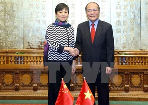 Chủ tịch Quốc hội Nguyễn Sinh Hùng tiếp Chủ tịch Hội hữu nghị Đối ngoại nhân dân Trung Quốc