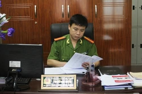 Kịp thời giải cứu người phụ nữ định nhảy cầu Thăng Long