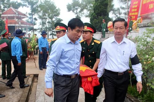 Thanh Hóa: An táng 16 liệt sĩ tại Nghĩa trang liệt sĩ huyện Hà Trung