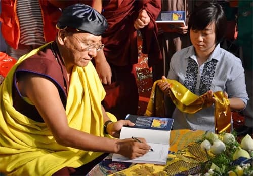 Ra mắt tủ sách “Sống hạnh phúc”
