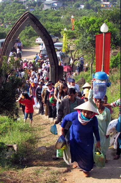Tưng bừng lễ hội Ka tê trên xứ sở xương rồng